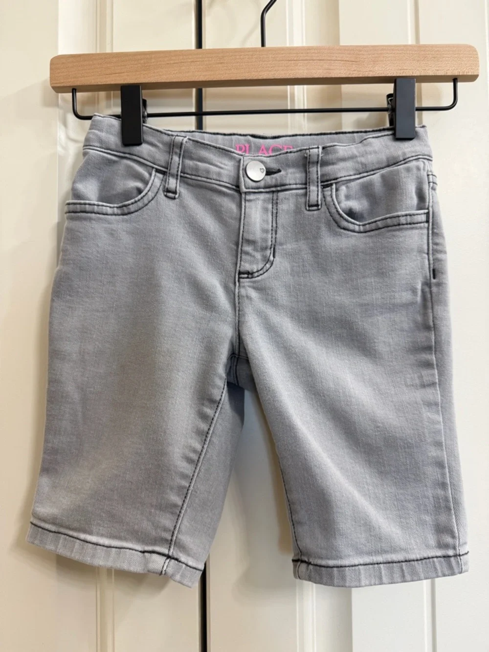 The Children's Place Girls Denim Bermuda Shorts in Gray, Size 6